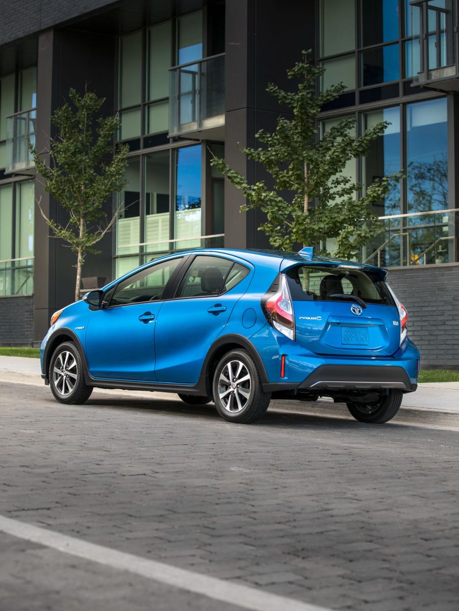  Toyota Prius c 2018 года  (фото 11 из 20)